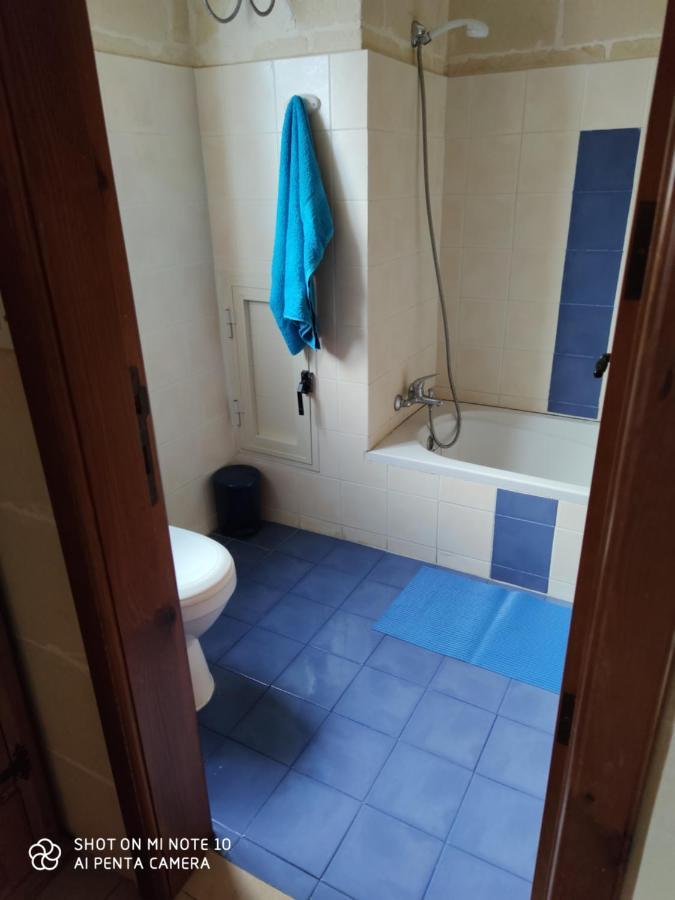 Seafront Two Bedroomed Apartment In Marsalforn Kültér fotó